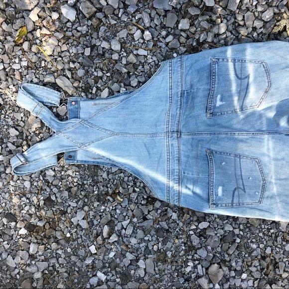 COPY - American Eagle Overalls - Picture 4 of 5